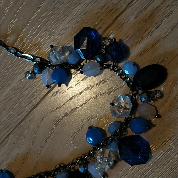 Blue multi beads statement necklace long can be worn as choker - Picture 5 of 6